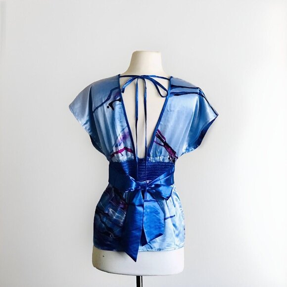 Catwalk Studio’s Women’s Blue Satin Blouse Size Medium - Picture 2 of 6